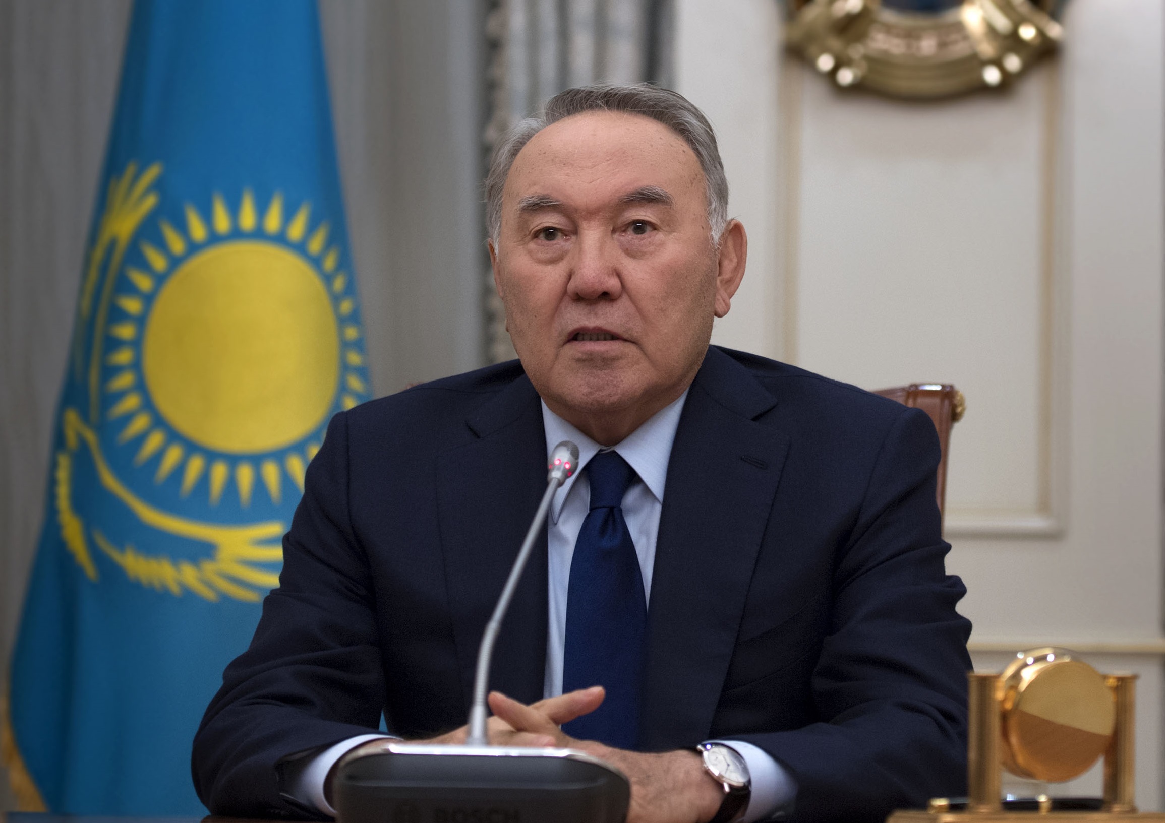 Nazarbaev: "Úkimet otstavkaǵa ketýi kerek"