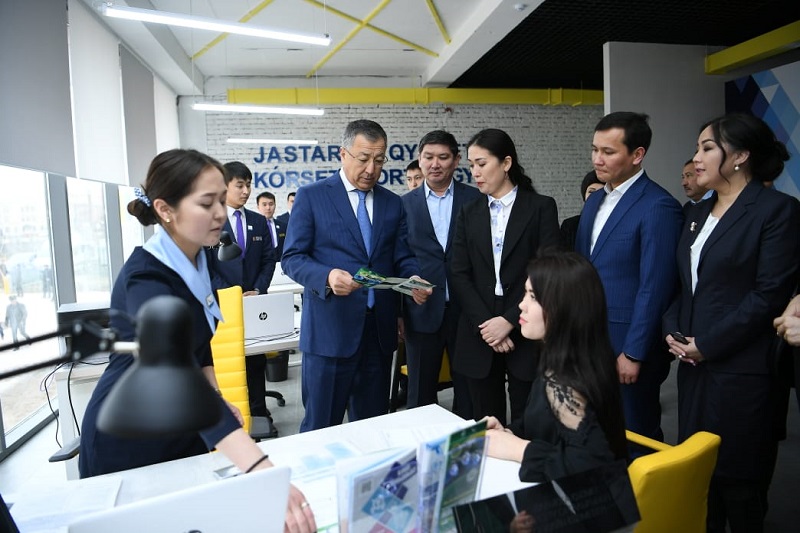 Túrkistanda bir mezette 400 adamǵa qyzmet etetin jastar ortalyǵy ashyldy