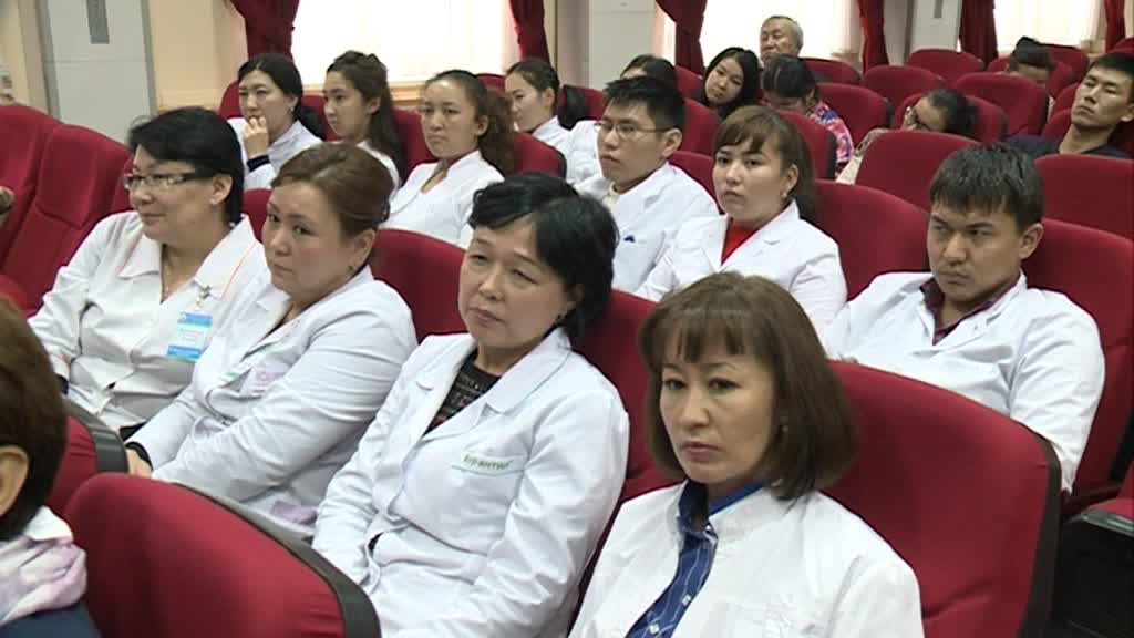 Túrkistanda meditsina mamandaryna arnalǵan aýqymdy seminar ótti
