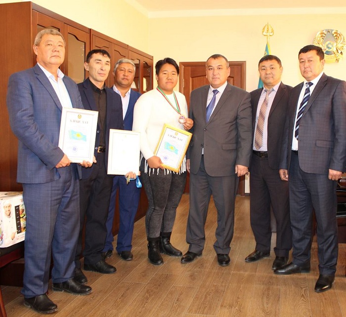 Келестің чемпионын әкім қабылдады