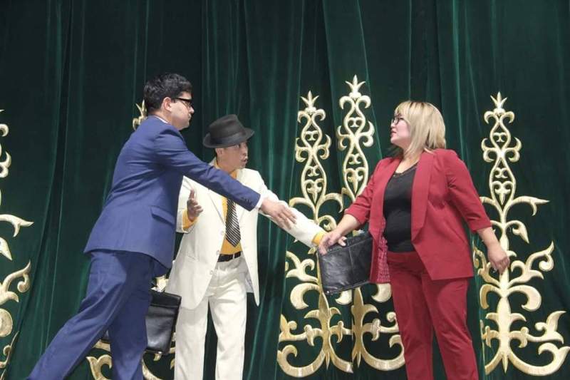 «Temirlan» halyq teatry jańa qoiylymdy sahnalady