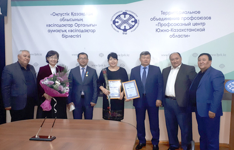 Túrkistan oblysynyń kásipodaq uiymdary Tuńǵysh Prezidenti kúnin erekshe qýanyshpen atap ótti