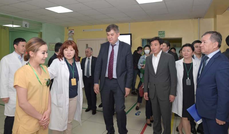 Jaqsylyq Omar: «Almaty oblysynda infektsiialyq aýrýdyń aldyn alatyn dárilik zattardyń qory bar»