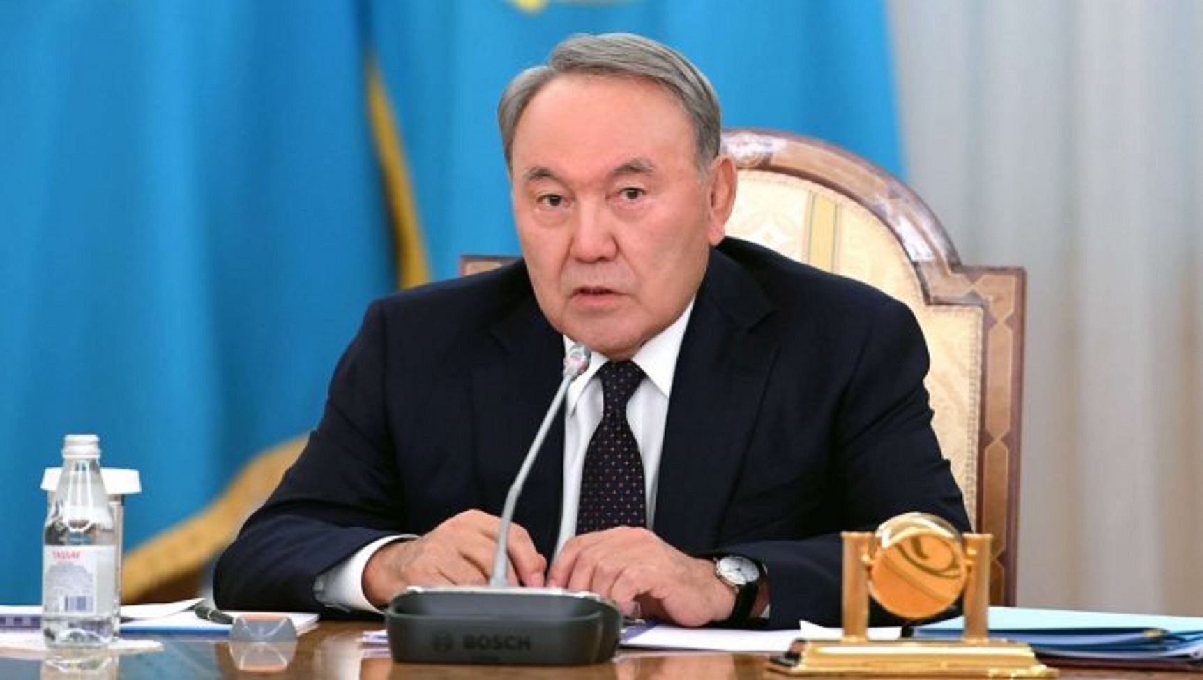 نازارباەۆ: "كوۆوركينگ. مٸندەتتٸ تٷردە وسىلاي ايتۋ قاجەت پە?"