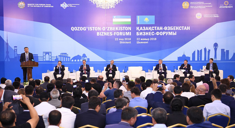 Qazaqstan-Ózbekstan biznes-forýmynda 62 mln. dollardyń qujatyna qol qoiyldy