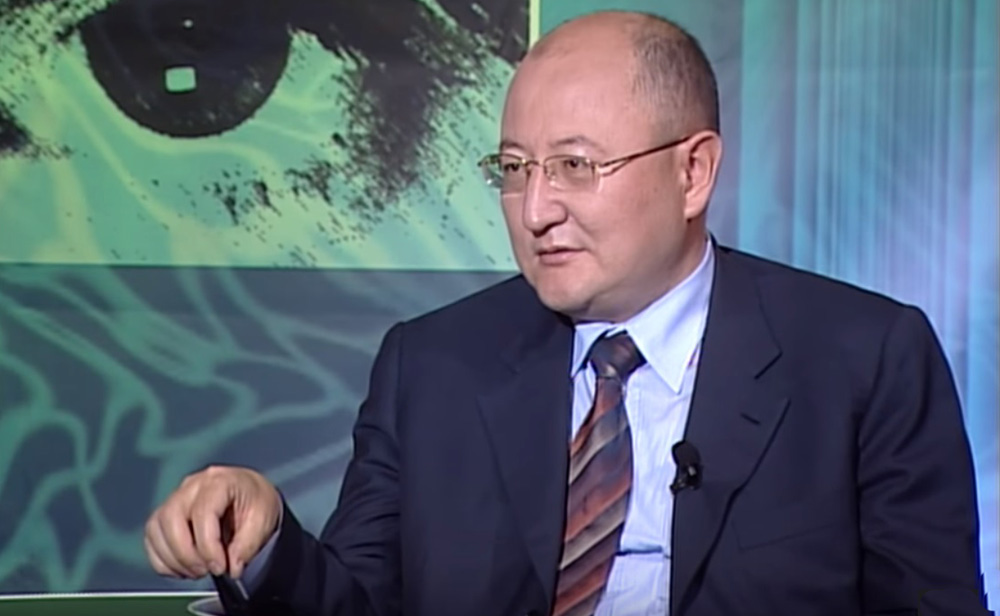 Altynbek Sársenbaev: «Teatrǵa bir ret kelip, otyz kún aityp júretin sheneýnik emespin» (video)