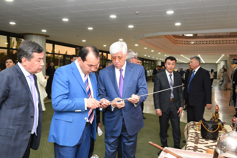 الماتى وبلىسى ٶزبەكستانمەن بٸرقاتار جوبالاردى جٷزەگە اسىرماق