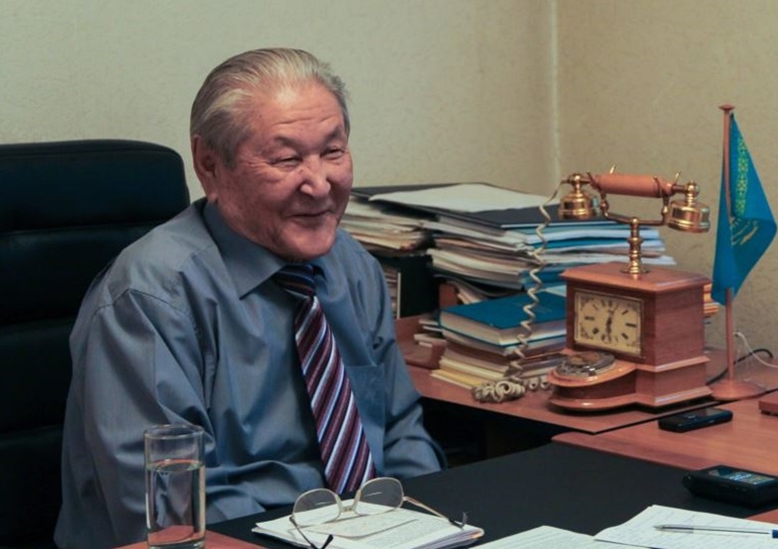 Ábdildin: "Nazarbaev? Bizden nashar, bizden tómen halyqtyń ózi memleket jasap otyr"