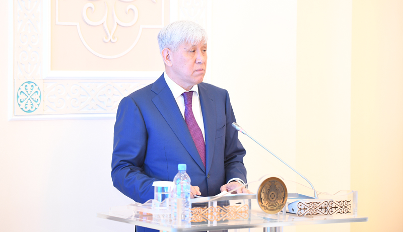 Amandyq Batalov Qoǵamdyq keńes músheleriniń aldynda esep berdi