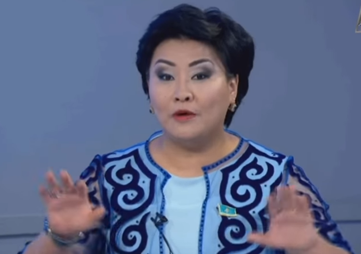 نازارباەۆتىڭ اتىن اتا زاڭعا ەنگٸزۋ قاجەت