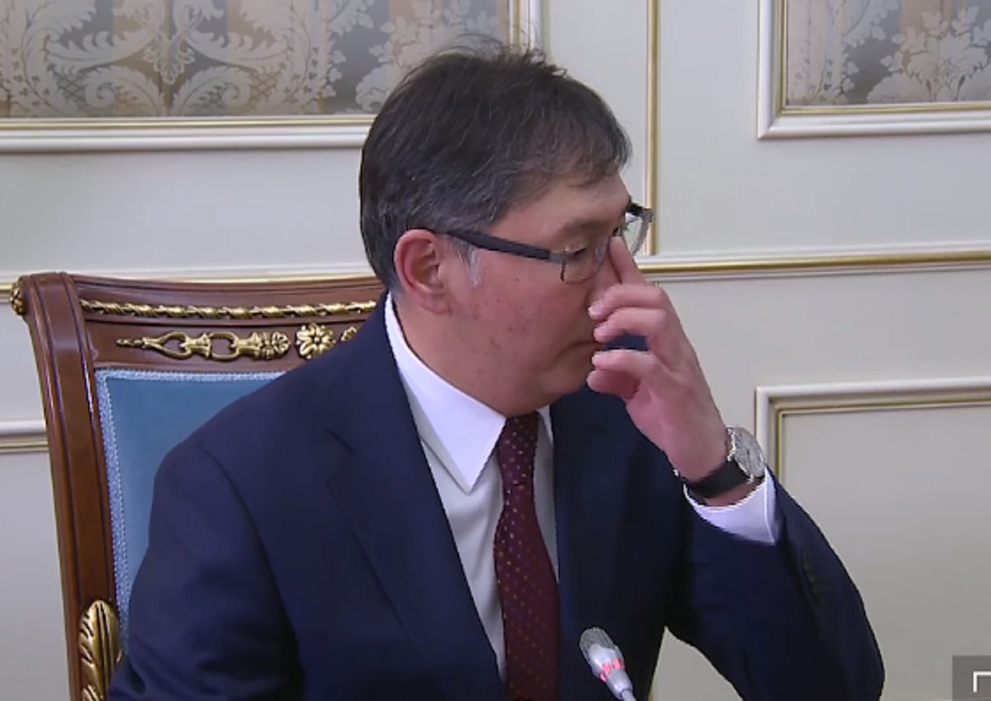 Қазақша баяндама? Бүгін емес қой енді...