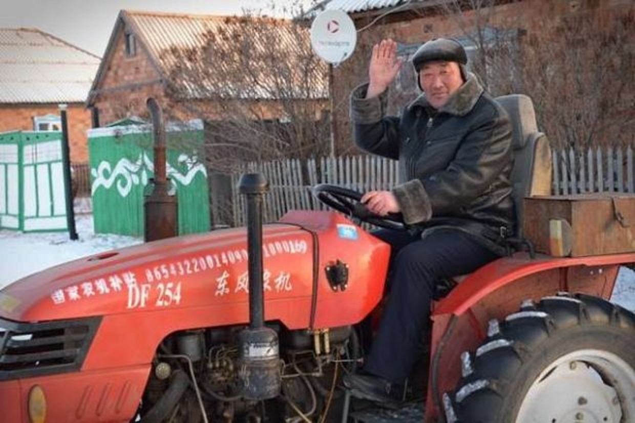 Туған жерге оралу: Қандасымыз Қытайдан Қазақстанға дейін трактормен бір апта жүріп келді