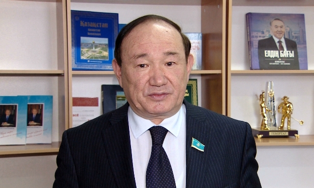 Ә. Бектаев: «Ажырасқандарға баж салығын көбейту керек»