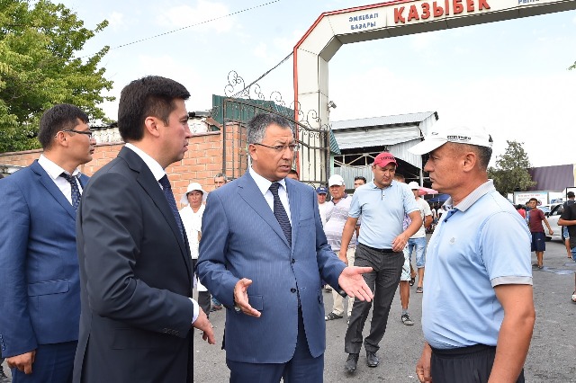 Shymkenttegi «Qazybek» ámbebap bazary qala syrtyna kóshiriledi