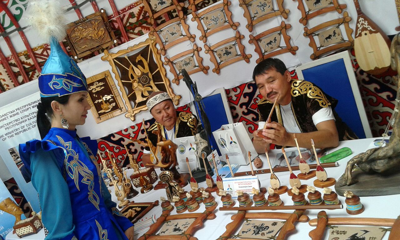 ەكسپو اياسىندا شىعىس قازاقستان وبلىسىنىڭ كٷندەرٸ ٶتۋدە