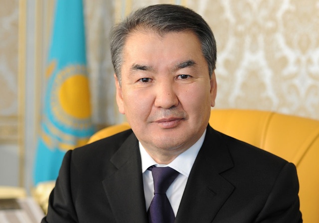 Кішкентай бөбек Қайрат Мәмиге хат жазды