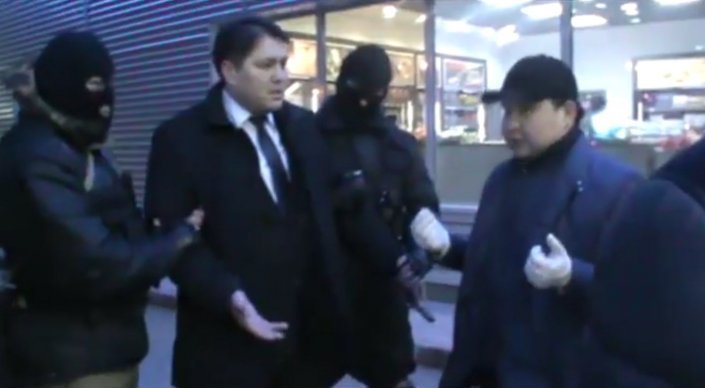 Shendi para alyp jatqanda ustaldy (video)