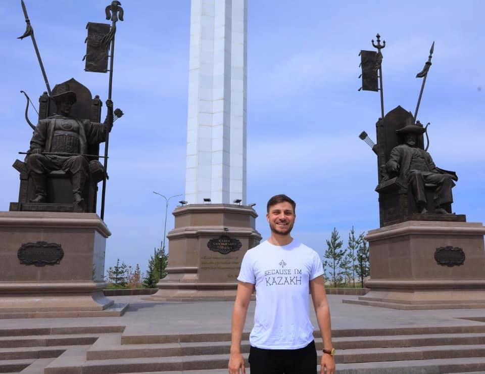 Қазақстанда тұратын этностар мемлекет құрушы ұлтты құрметтеу керек