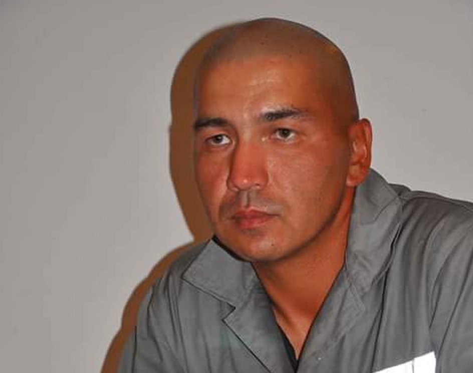 "Qazaq orysqa qosylýy kerek" degen Taichibekovtyń túrmedegi sýreti jariialandy