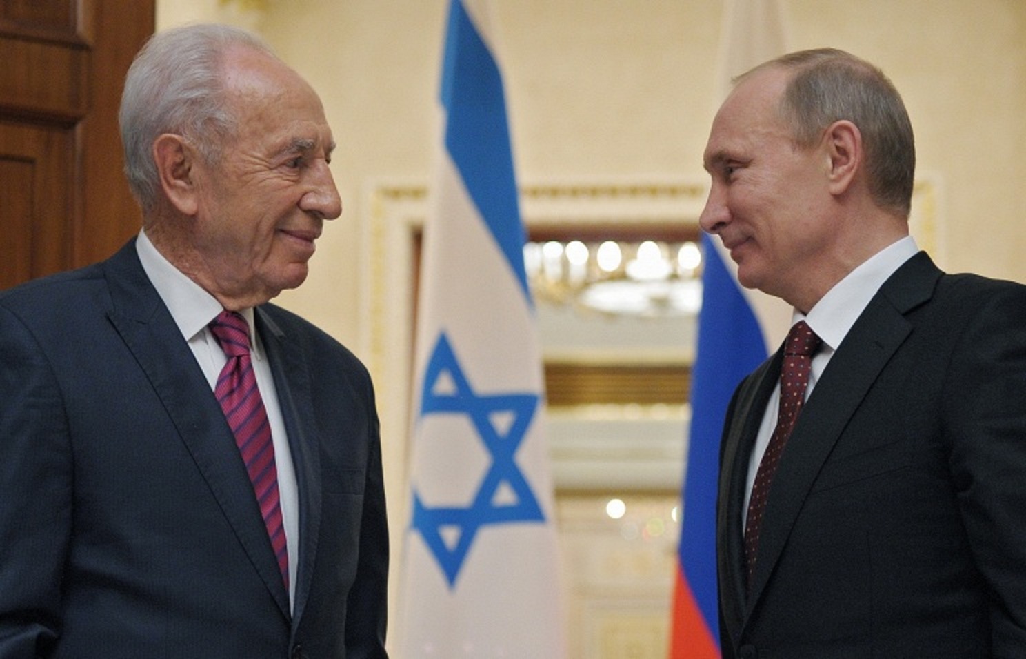 Shimon Peres: "Pýtin myrza, jasyń bolsa 63-ke keldi. Áli aqylyń kirmepti ǵoi..."