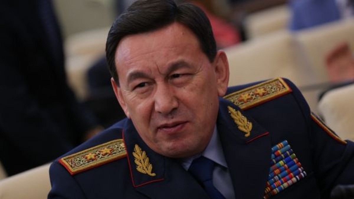 Qasymov: "Kóshede dáret syndyrǵan politsei úshin qatty uialdym"