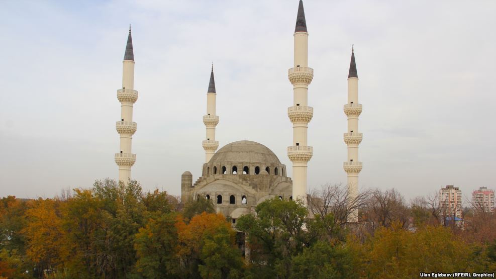 Bishkekte túnde azan shaqyrýǵa shekteý qoiylady