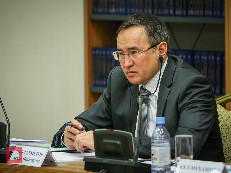 Myrzahmetov: "Iri jer ielenýshiler týraly aqparatty ashyq jariialaý qiyndaý..."