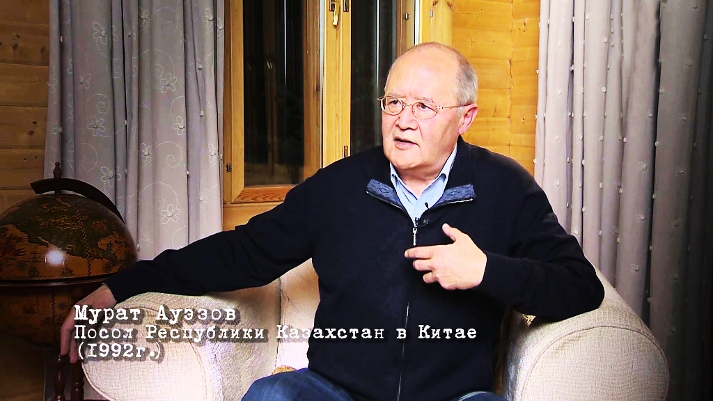مۇرات ەۋەزوۆ: «قازاقستانداعى قىتايدىڭ سانى بٸز ويلاعاننان ەلدەقايدا كٶپ»