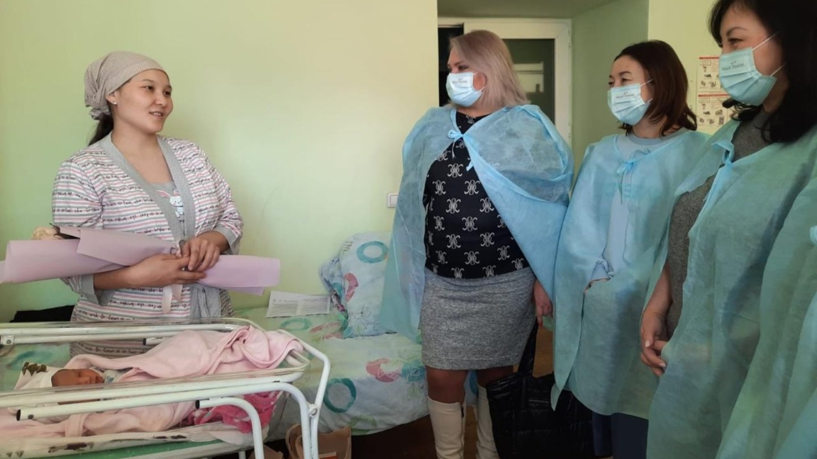 "Шаңырақ" күніне орай Өскемендегі нәрестелі болған аналар марапатталды