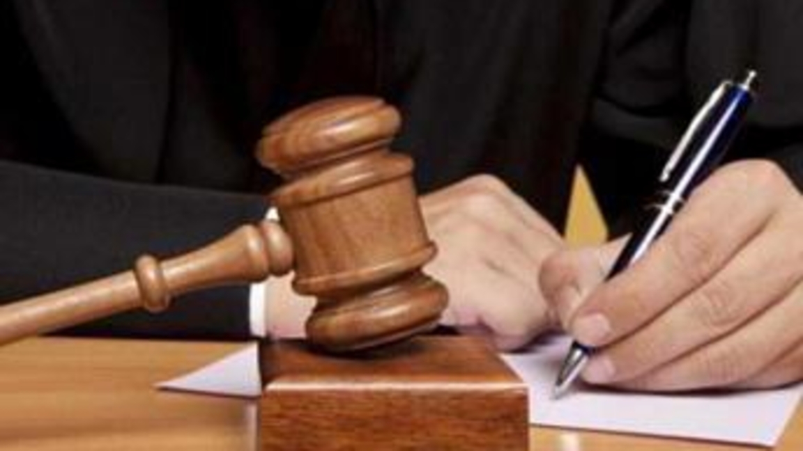 ەلدەگٸ سۋ تاسقىنىن سىناعان ەكٸ ادام ەكٸمشٸلٸك جازاعا تارتىلدى