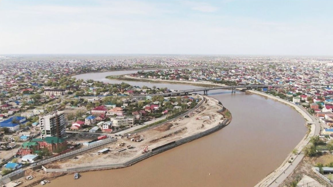Су тасқыны: үйі қираған 202 отбасына жаңа пәтер берілді