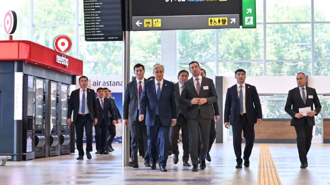 Prezident Almaty áýejaiynyń jańa halyqaralyq terminalyna bardy