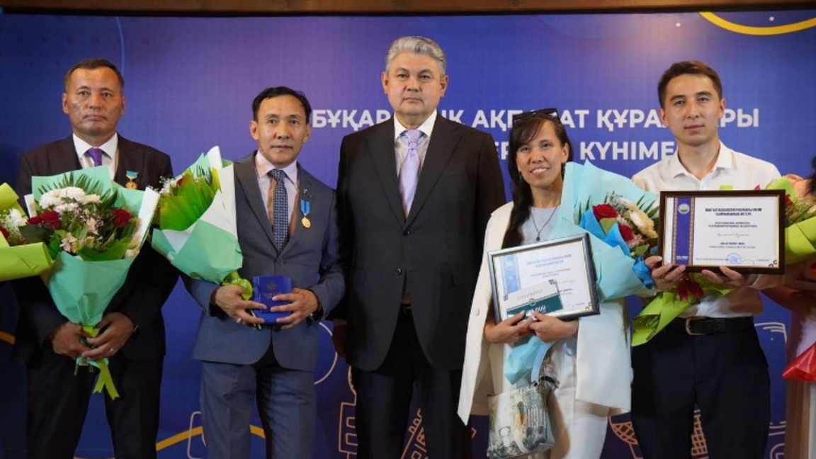 Jýrnalistam VKO vrýchili premii