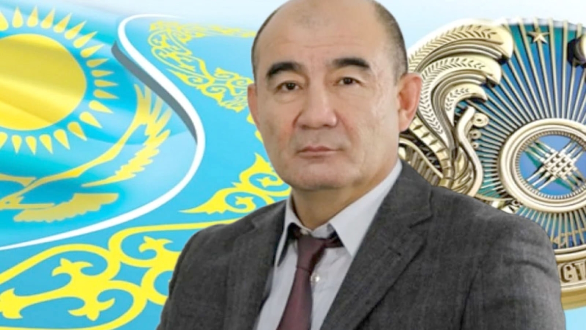 مەملەكەتتٸك رەمٸزدەرگە ساقتىقپەن قاراپ, قۇرمەتتەي بٸلۋٸمٸز كەرەك – مارات قوعاموۆ