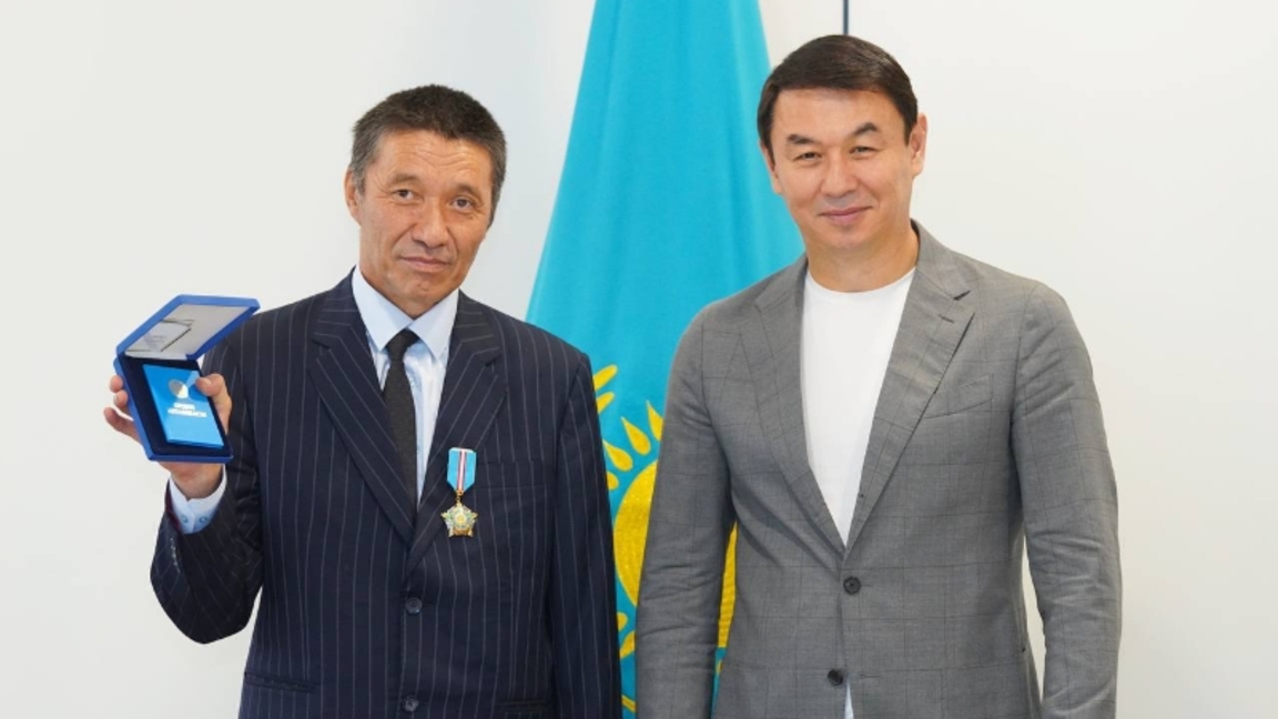 Түркістан: тәжірибелі металлург «Құрмет»  орденімен марапатталды