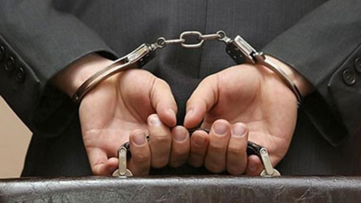 60 ملن تەڭگە جىمقىرىپ, قولاستىنداعىلاردان پارا العان شەنەۋنٸك سوتتالدى