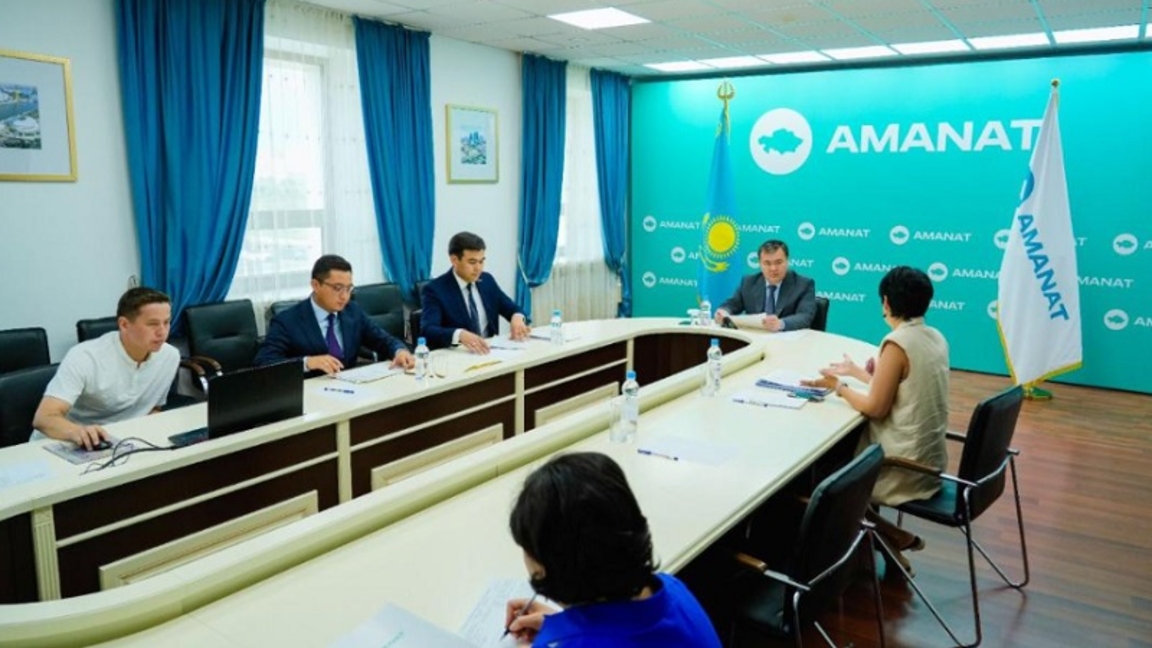 «Amanat» پارتيياسىندا جەڭٸس قاسىمبەك ەلوردا تۇرعىندارىن قابىلدادى