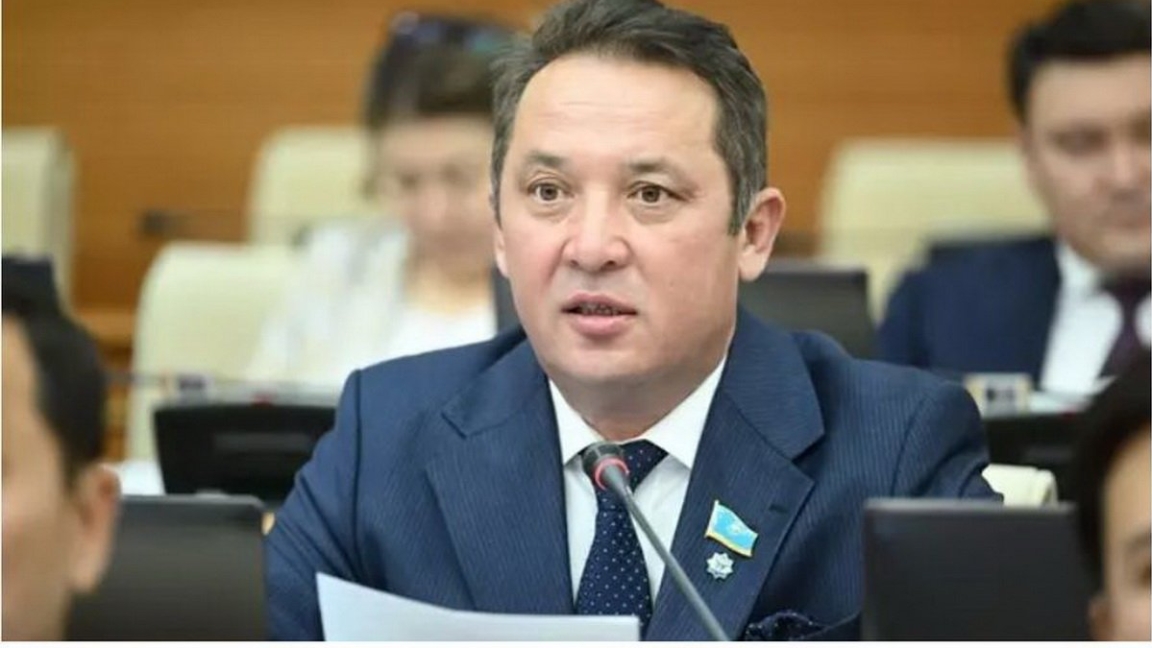 Sadyqov “Aq jol” partiiasynan shyǵaryldy