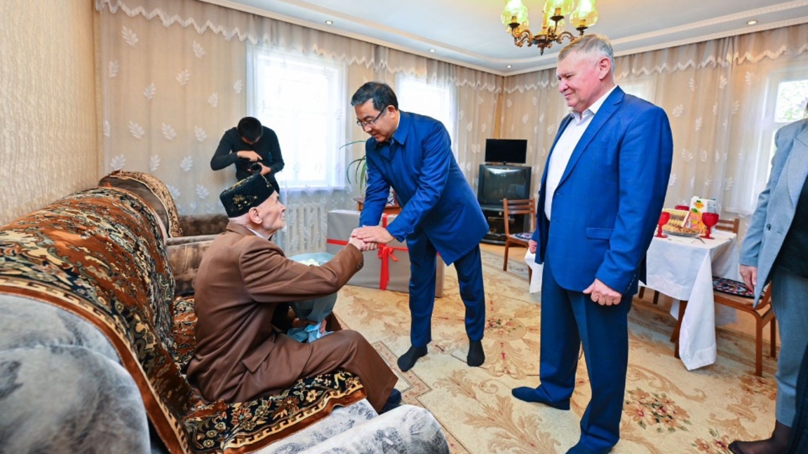 اباي وبلىسىندا ارداگەر ۇستازدارعا قۇرمەت كٶرسەتٸلدٸ