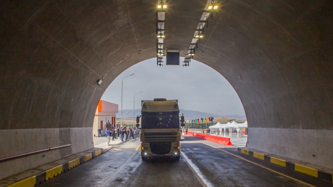 Damyǵan infraqurylym: Túrkistan oblysynda elimizdegi alǵashqy eń uzyn avtokólik tonneli paidalanýǵa berildi