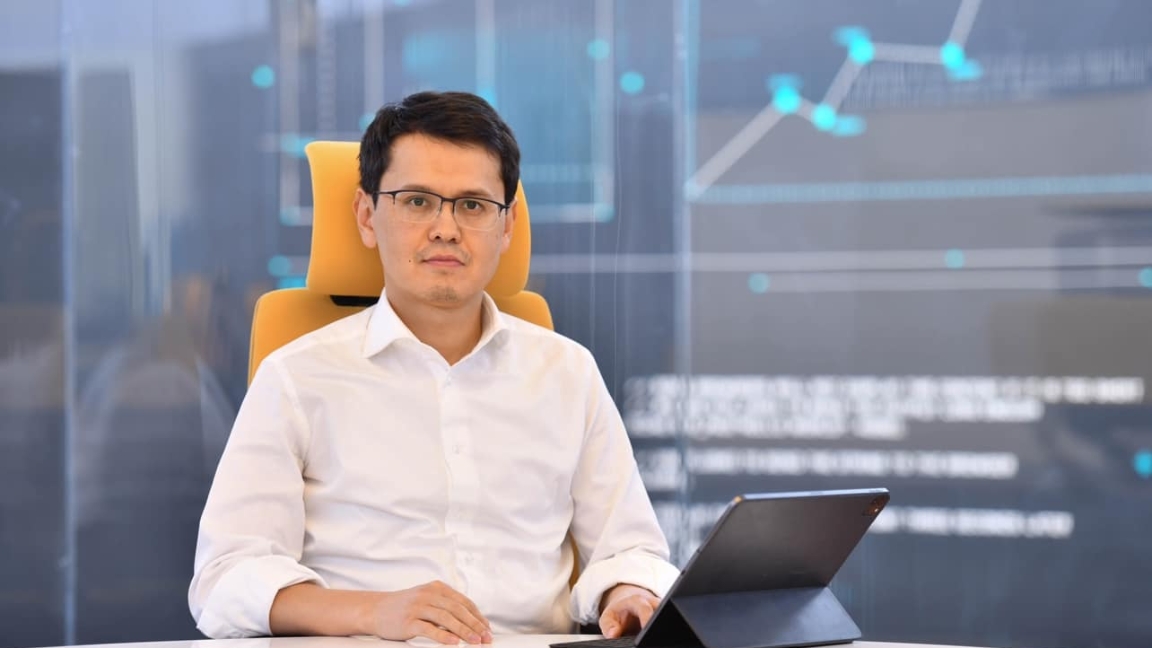 مۋسين مارقۇم Lenovo-نىڭ توپ-مەنەدجەرٸ تۋرالى: ونى جاقىن تۇتۋشى ەدٸم