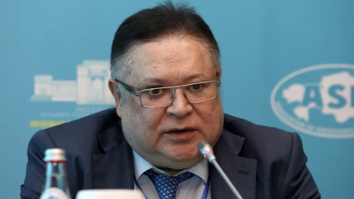 نازارباەۆپەن ۇزاق ۋاقىت قاتار قىزمەتتەس بولعان ەكس ساياساتكەر تەجين اقپارات كەڭٸستٸگٸنە قايتا شىقتى