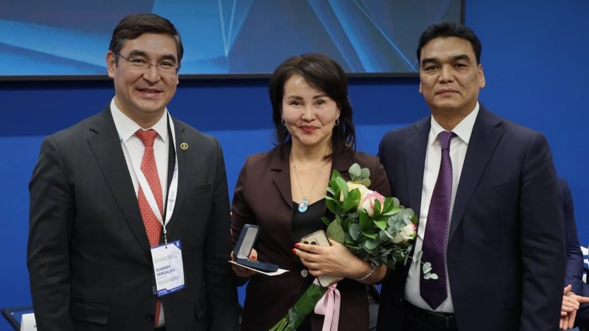 Allur kompaniiasynyń ǵylymi jobalar jetekshisi Sátbaev atyndaǵy medalmen marapattaldy