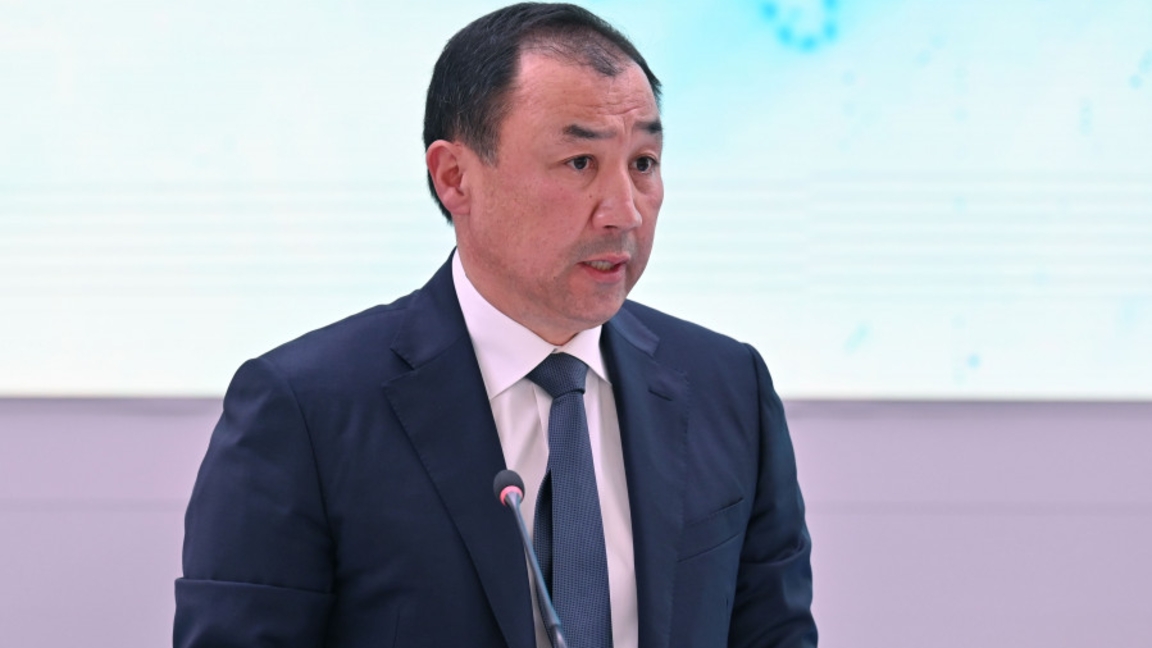 "پويىزدار جيٸ كەشٸگەدٸ". ساۋرانباەۆ قازاقستاندىقتاردان كەشٸرٸم سۇرادى
