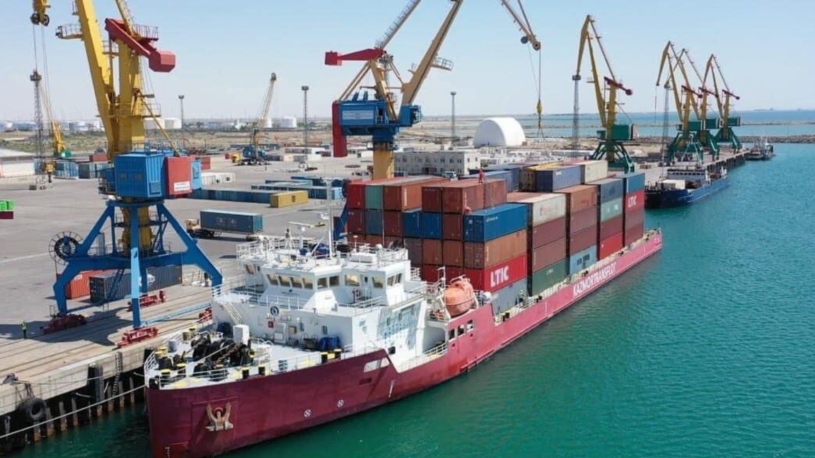 قازاقتەڭٸزكٶلٸكفلوتى مەن AD Ports Group ەكٸ زاماناۋي كونتەينەرلٸك كەمەنٸ سالۋعا كەلٸستٸ