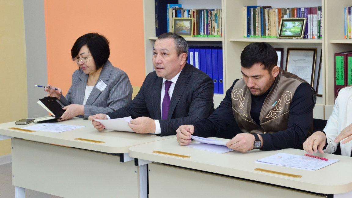 Pedagogikalyq sheberlikti damytý: rektor stýdentterdiń ashyq sabaǵyna qatysty