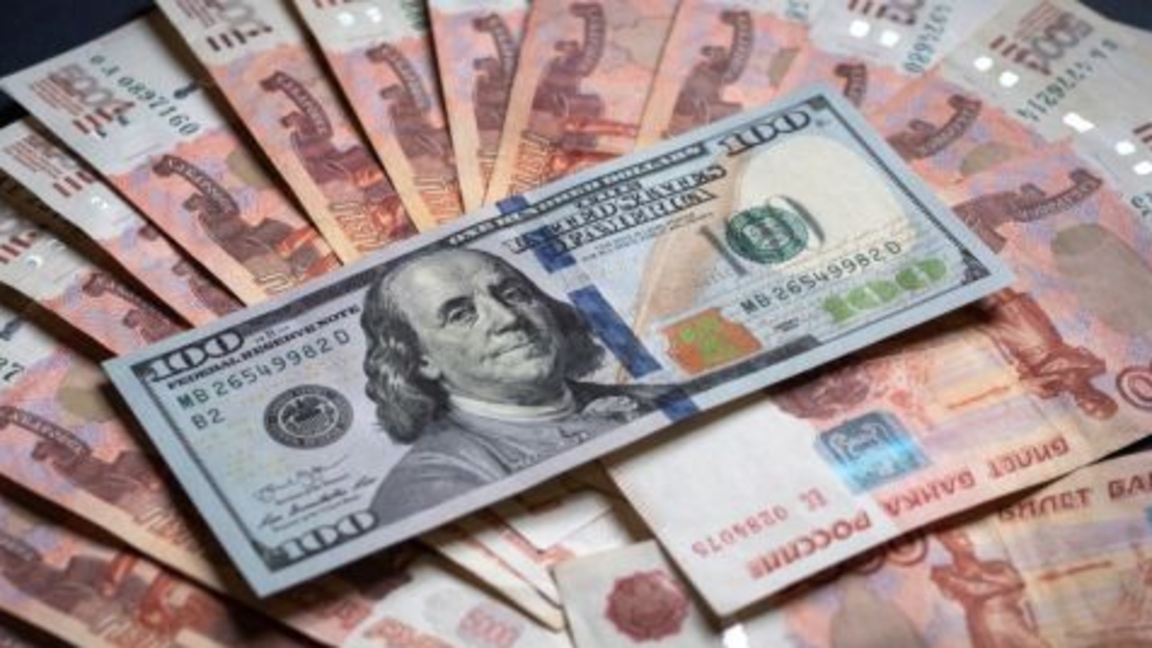 Reseilikter arzandady degen dollardy tappai qalýda. Sarapshy ekonomikalyq shyndyqty aitty