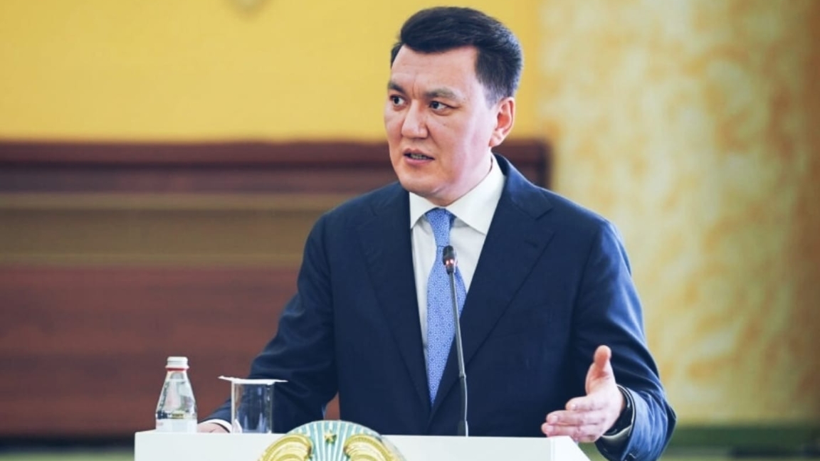 Memlekettiń til saiasaty ózgergen joq. Joq jerden shý shyǵarmaiyq — Erlan Qarin