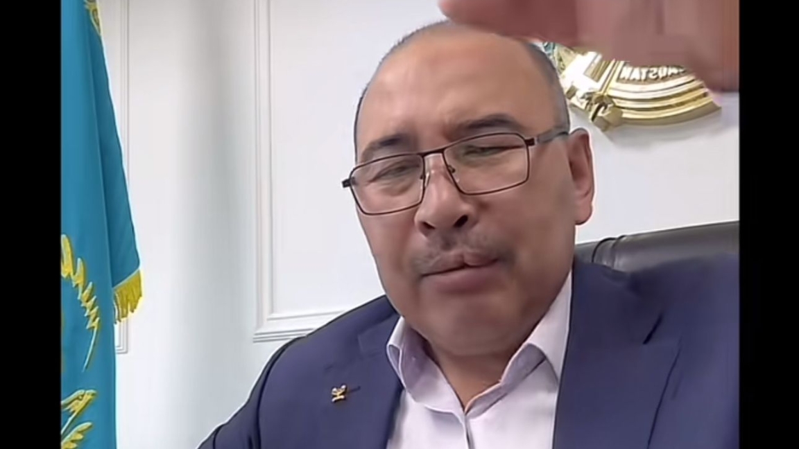 "Dýhyń shydasa, kettik". Jelide Ermahan Ibraimovtyń tikelei efiri talqyǵa tústi