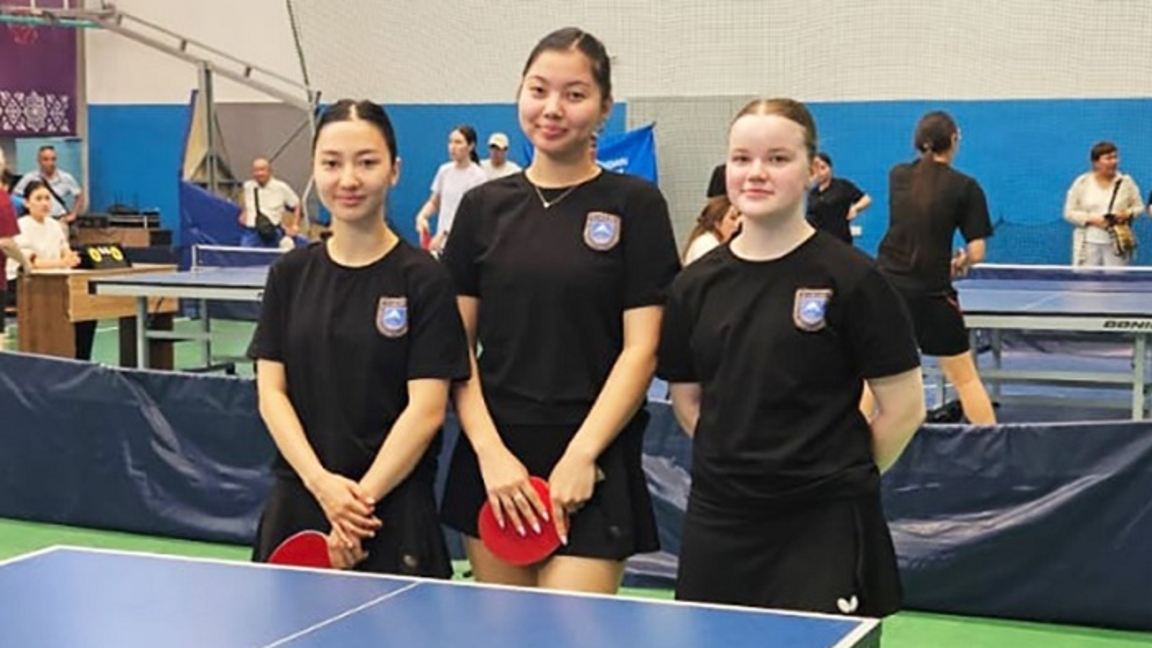 QazUÝ-dyń tennisshi qyzdary top jardy